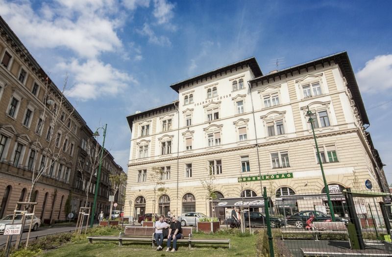 Walking Bed Budapest Hostel Budapeste Exterior foto