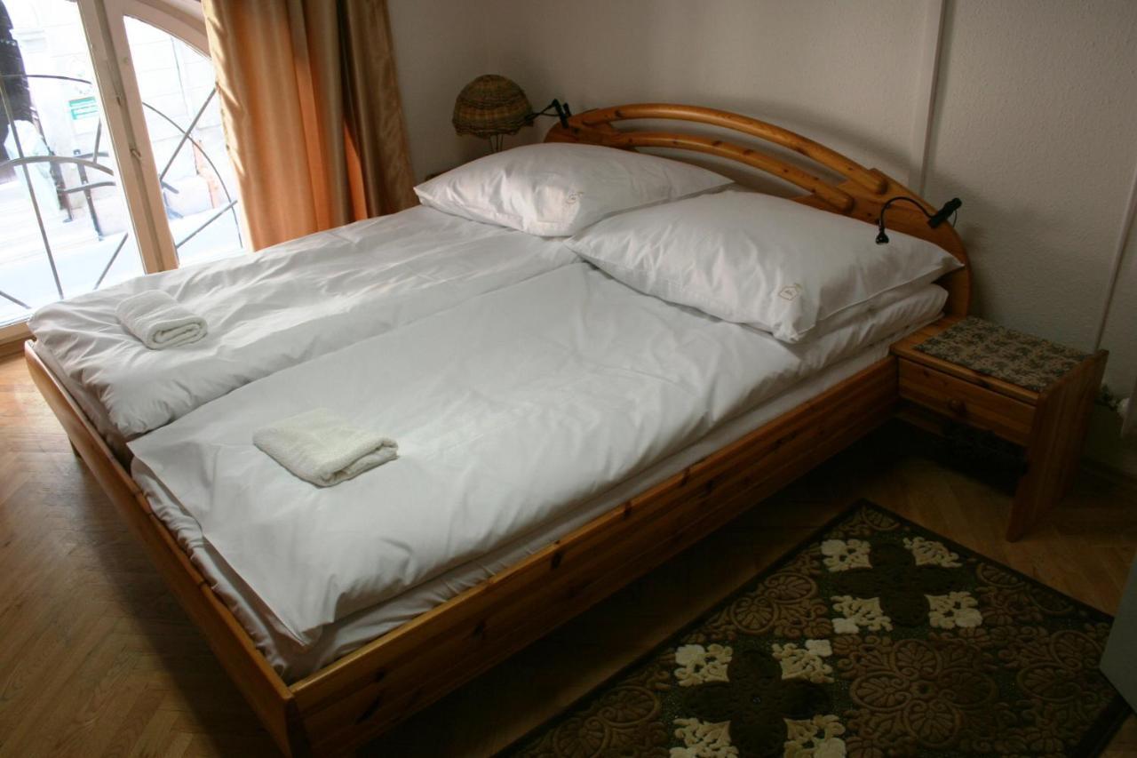 Walking Bed Budapest Hostel Budapeste Quarto foto